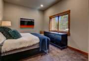 11710-Tinkers-Landing-Truckee-large-039-033-Bedroom-En-suite-1500x1000-72dpi