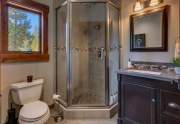 11710-Tinkers-Landing-Truckee-large-042-037-Bathroom-1500x1000-72dpi