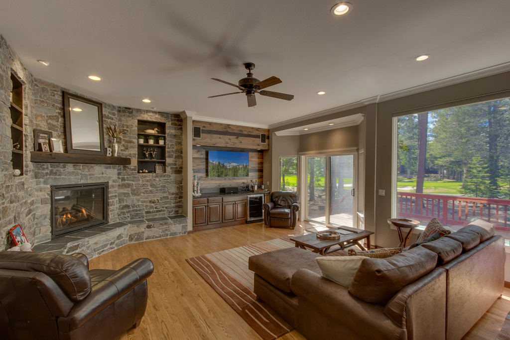 wwwskiviewlodgeinfo 1295M-print-006-6-Living Room-4200x2800-300dpi